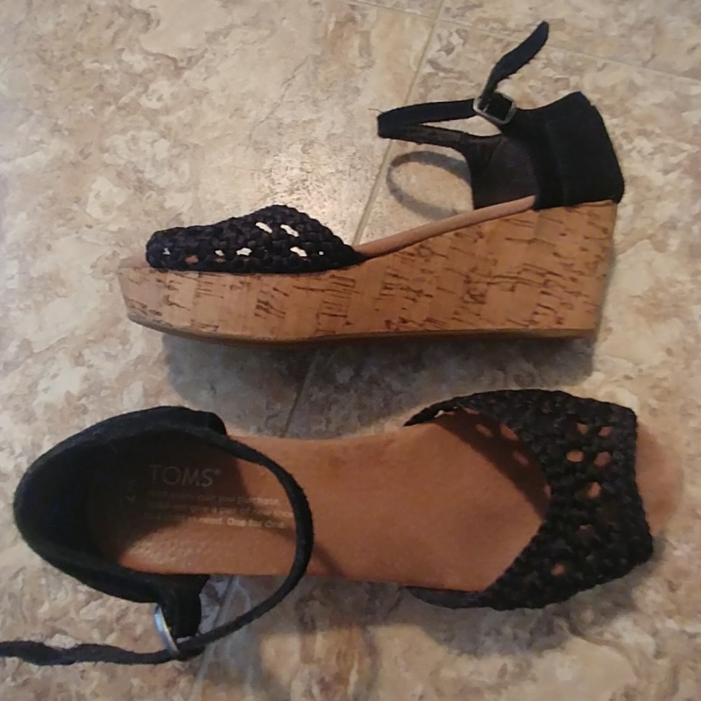 Toms sandals